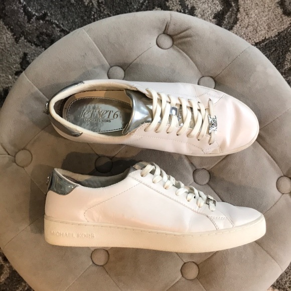 irving leather and logo sneaker